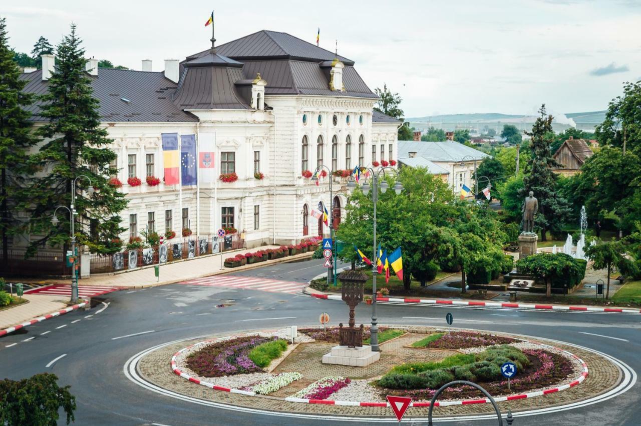 Belle View Apart Hotel Turda Bagian luar foto